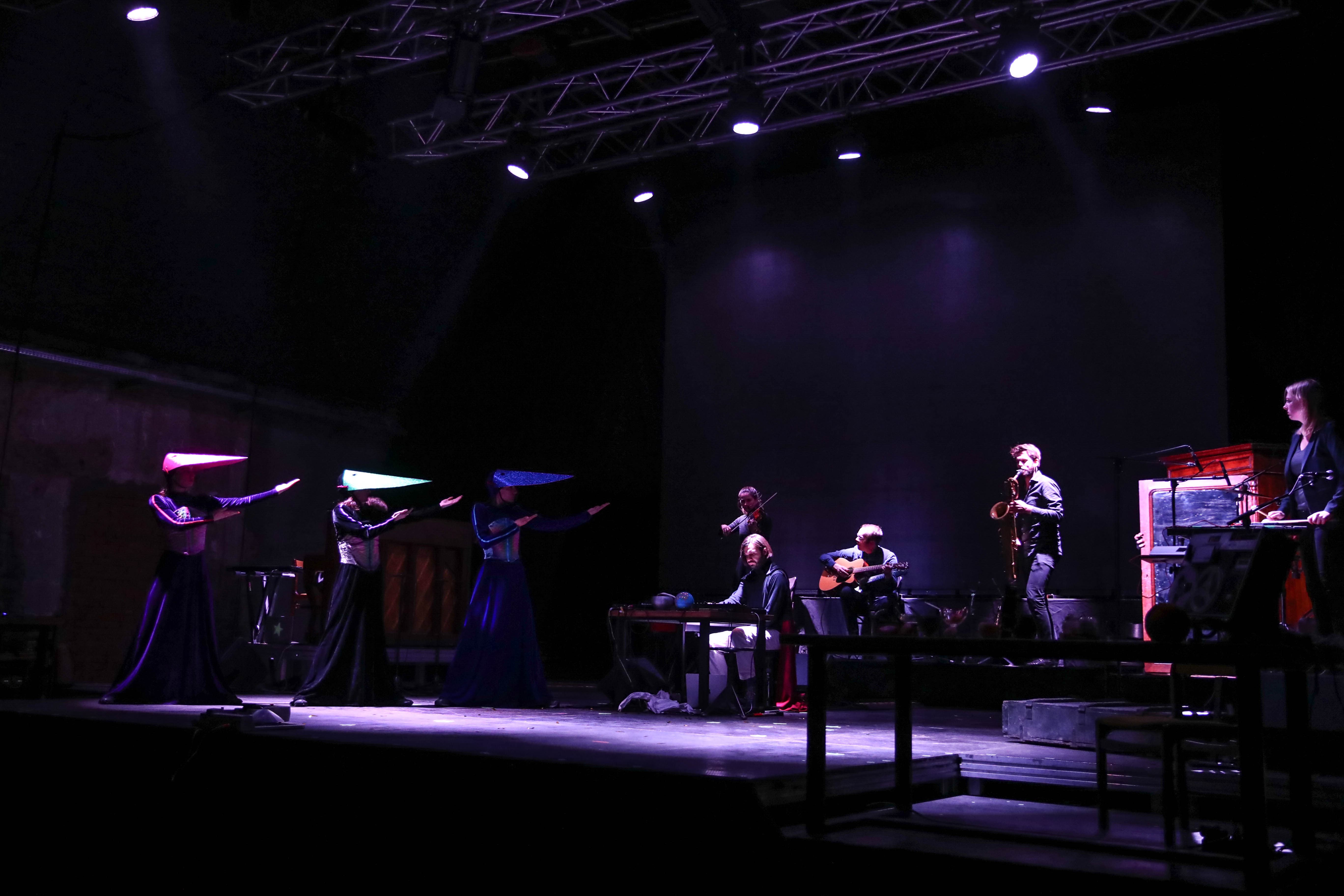 hamlet production photo 1